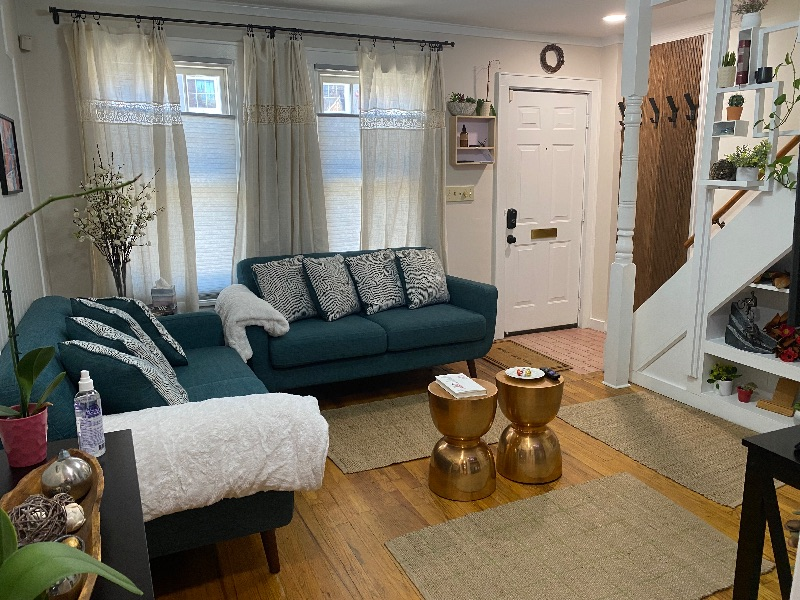 Modern  Cozy Cntr Square Townhouse Gem from 1854 - Photo 2