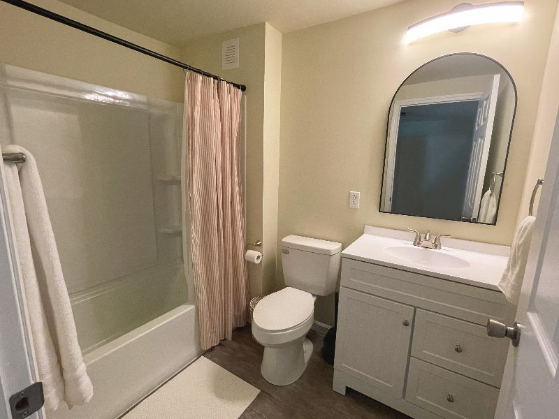 - Comfortable & Stylish 2BR near CVPH - - Photo 4