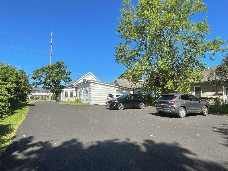 - Comfortable & Stylish 2BR near CVPH - - Photo 8