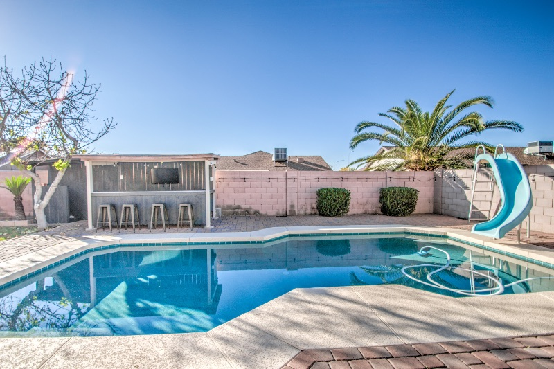 Bright and Beautiful 4BED House in Glendale