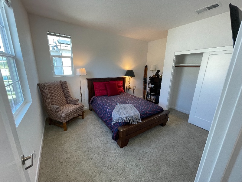Upstairs Front Right Bedroom