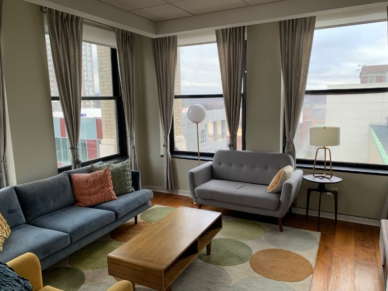 7th floor Apartment in Historic Loews Landmark Building - Photo 9