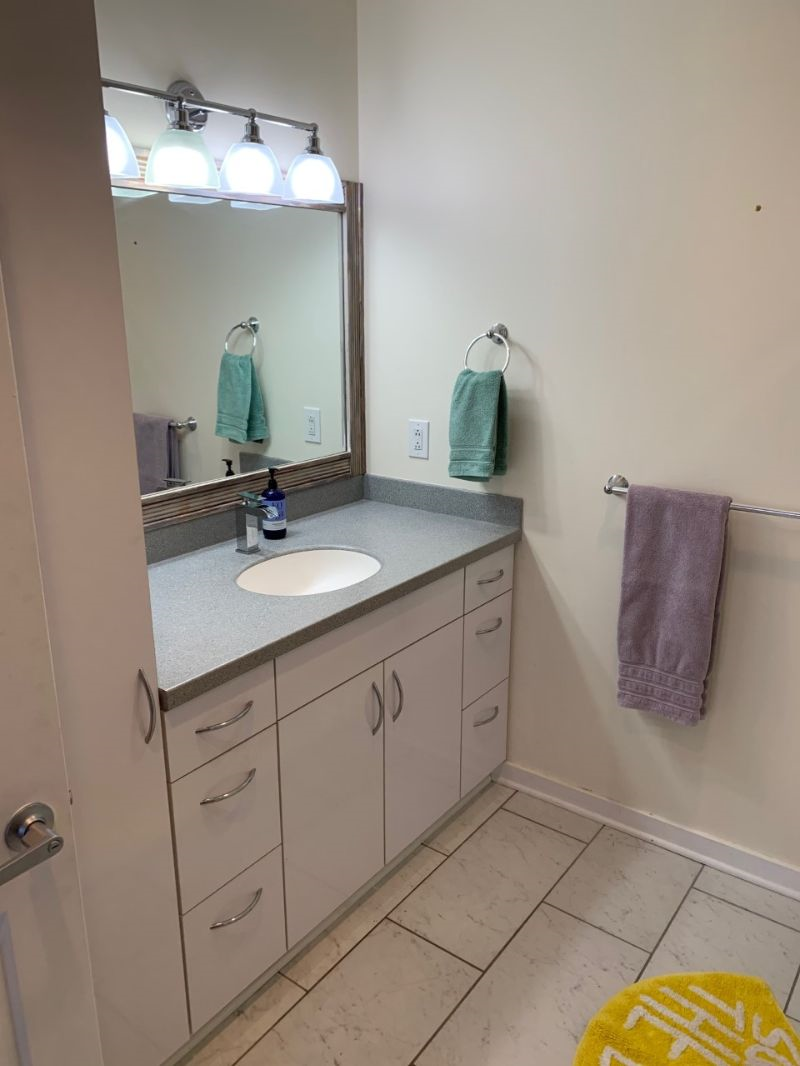 7th floor Apartment in Historic Loews Landmark Building - Photo 12
