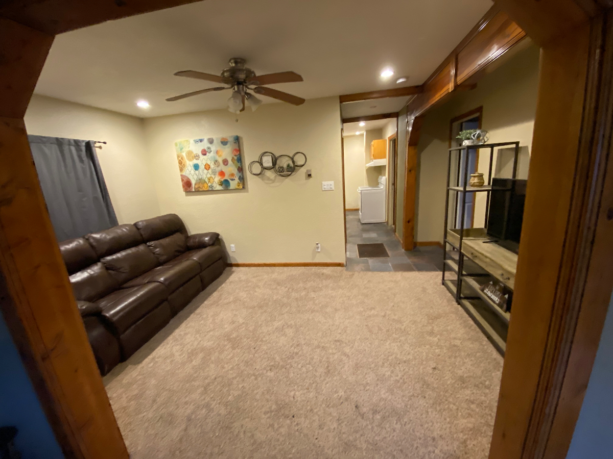 Cozy Convenient 1 Bedroom - Photo 5