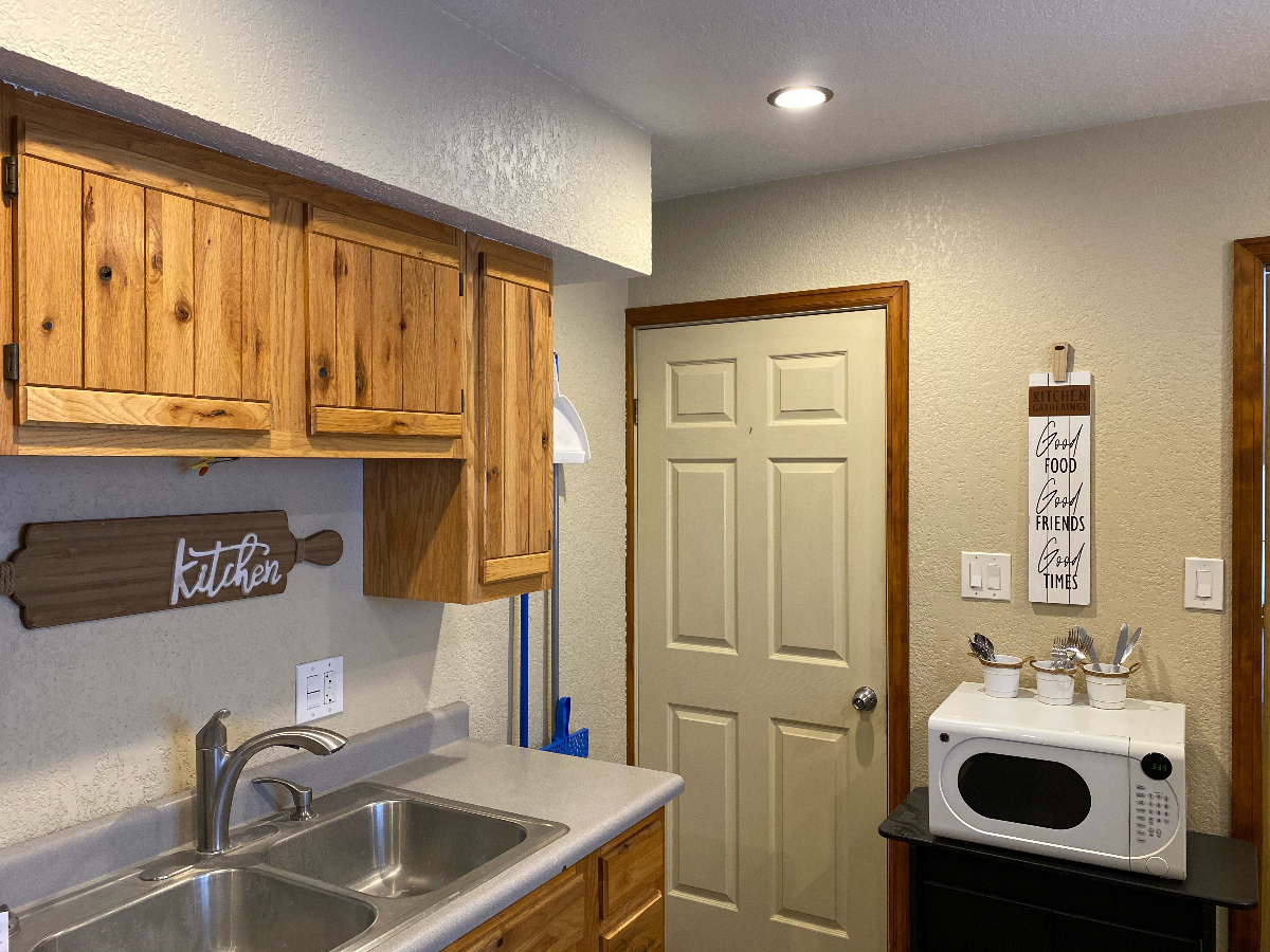 Cozy Convenient 1 Bedroom - Photo 8