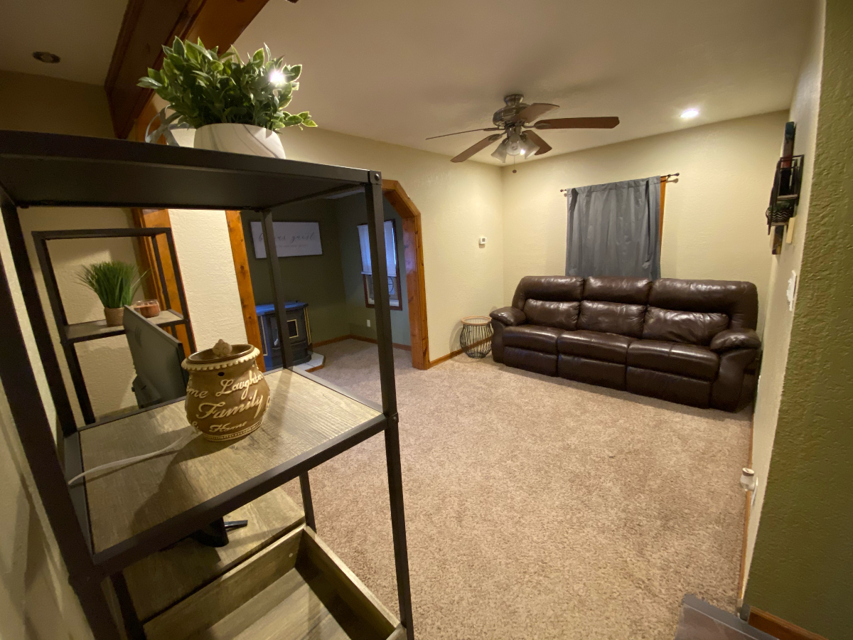 Cozy Convenient 1 Bedroom - Photo 12