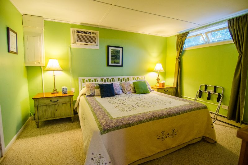 GARDEN, Spacious, well equipped efficiency - Photo 1