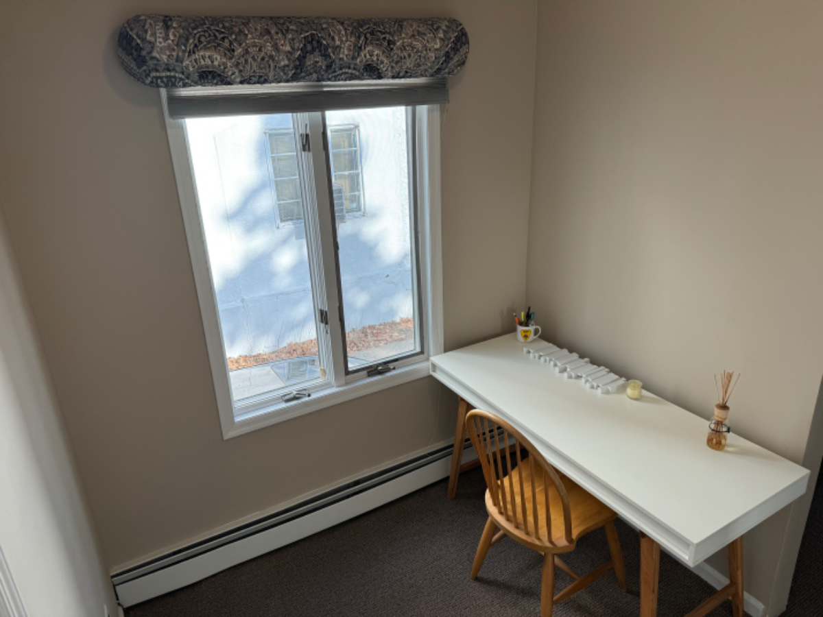 1 Bed/bath  suite - great transportation min. rail ride to Manhattan - Photo 7