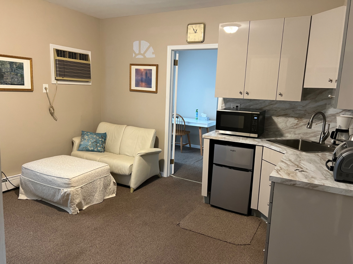 1 Bed/bath  suite - great transportation min. rail ride to Manhattan - Photo 11