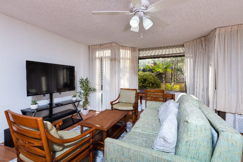 3Br/2Ba/2 Covered and Gated Parking with Amazing Convenience!