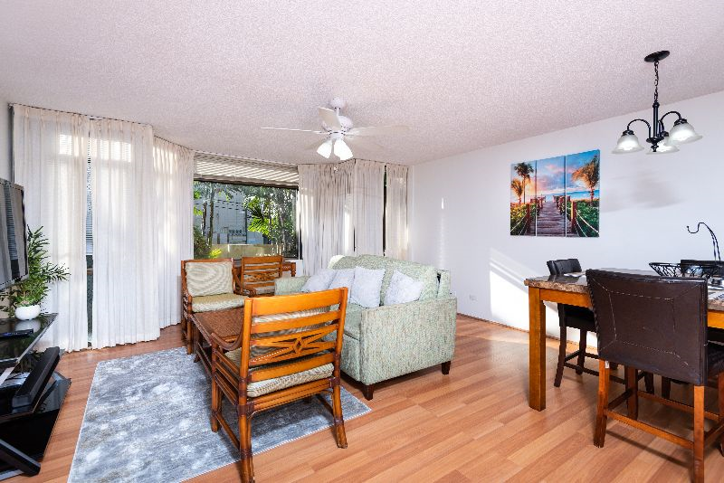 3Br/2Ba/2 Covered and Gated Parking with Amazing Convenience! - Photo 2