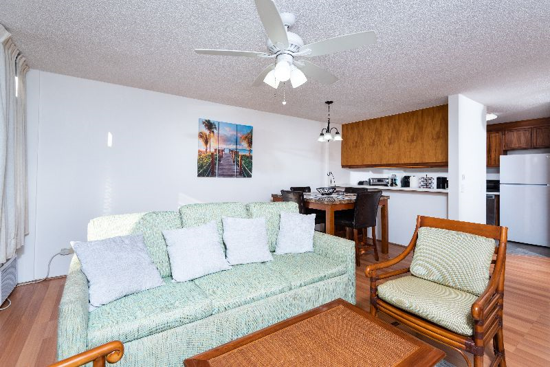 3Br/2Ba/2 Covered and Gated Parking with Amazing Convenience! - Photo 3