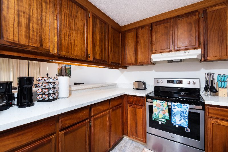 3Br/2Ba/2 Covered and Gated Parking with Amazing Convenience! - Photo 6