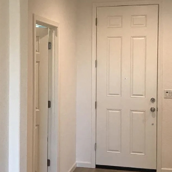 Spacious, bright, peaceful and beautiful new home with lots of places to roam! - Photo 2