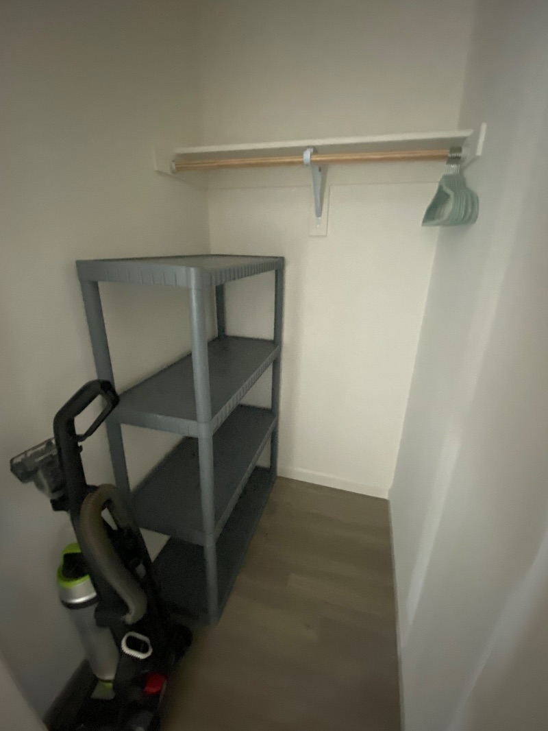 Spacious, bright, peaceful and beautiful new home with lots of places to roam! - Photo 6