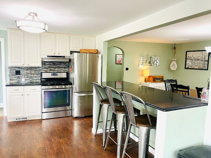 Lakefront Vacation rental available in winter months - Photo 2