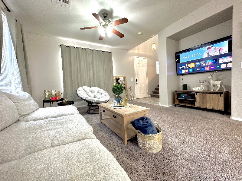 Modern 4 beds/Pet Friendly/Close to Everything! - Photo 2