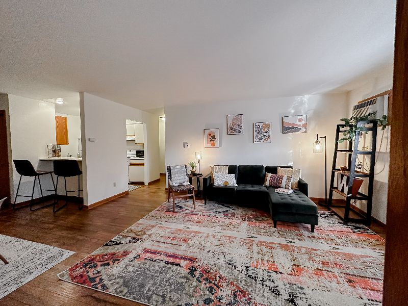 Stylish APT- Walk to Hosp  Dwntwn- Free Parking #2 - Photo 12