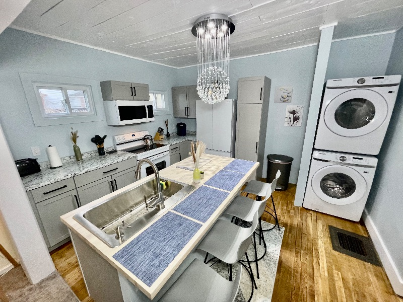 NEW Private Central Quiet Location Laundry - Photo 7