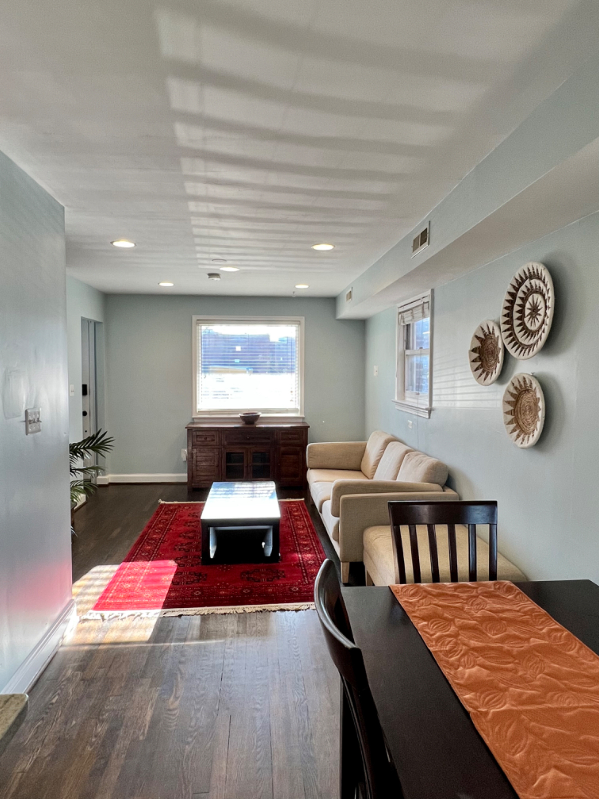 Cozy 2 bed townhome with backyard - Photo 5