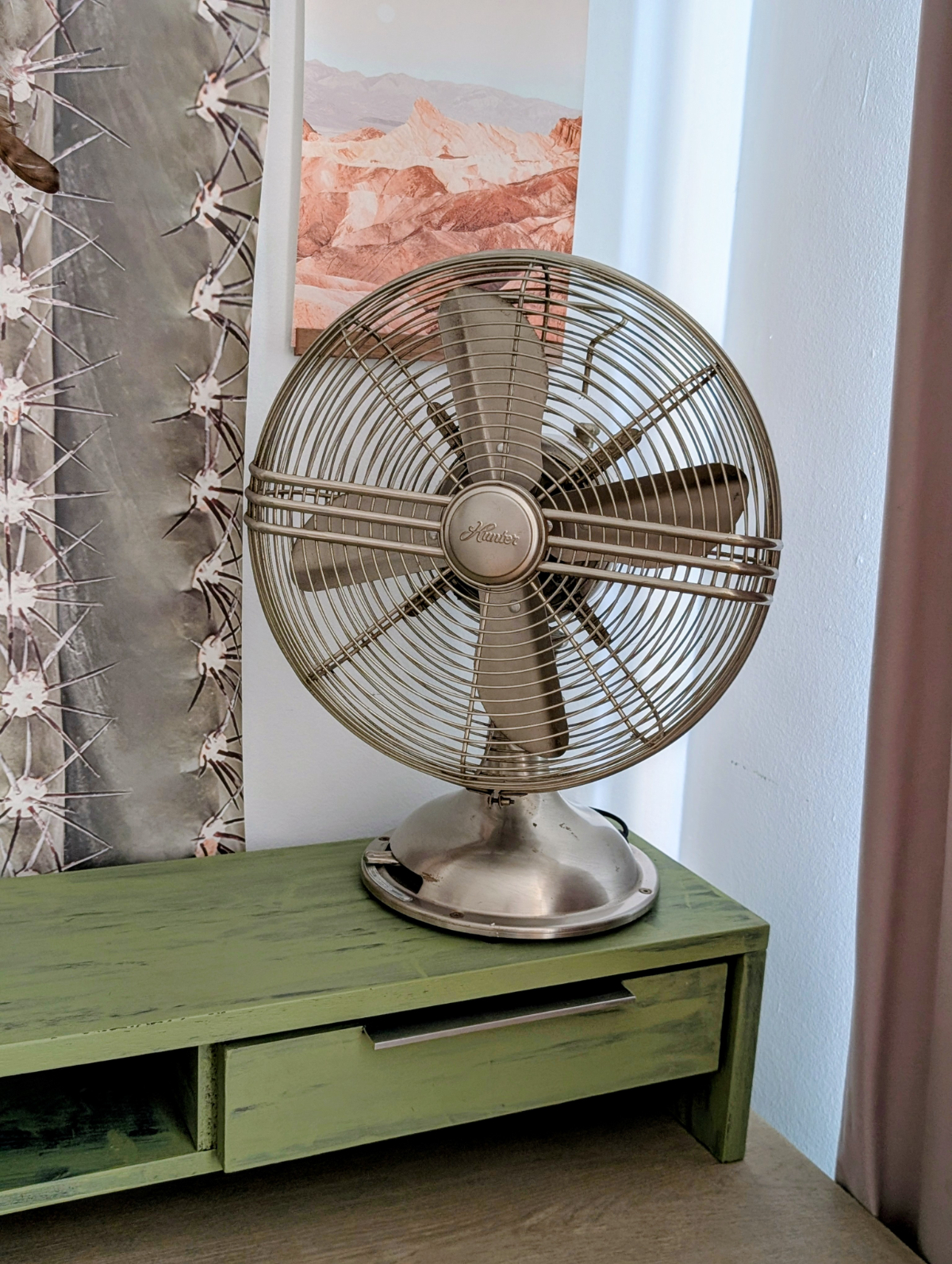 Walkable for City or Outdoors- Hollywood Dell Bedroom w/ Private Bath, Laundry in Unit - Photo 4