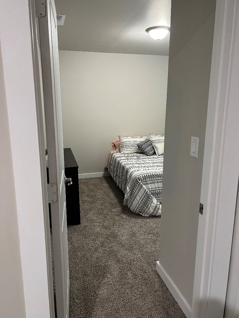Cozy room in hub city - Photo 4