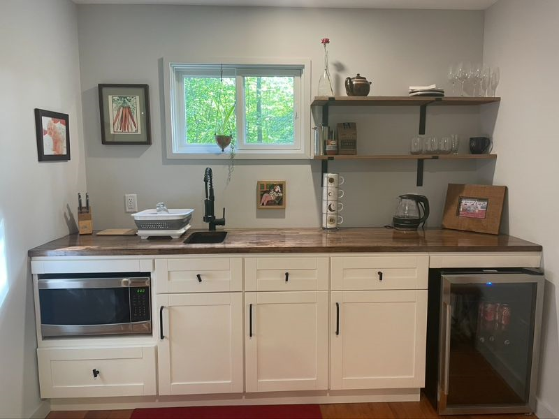 Dog-Friendly In-law Suite in Newly Renovated Quechee Home - Photo 5