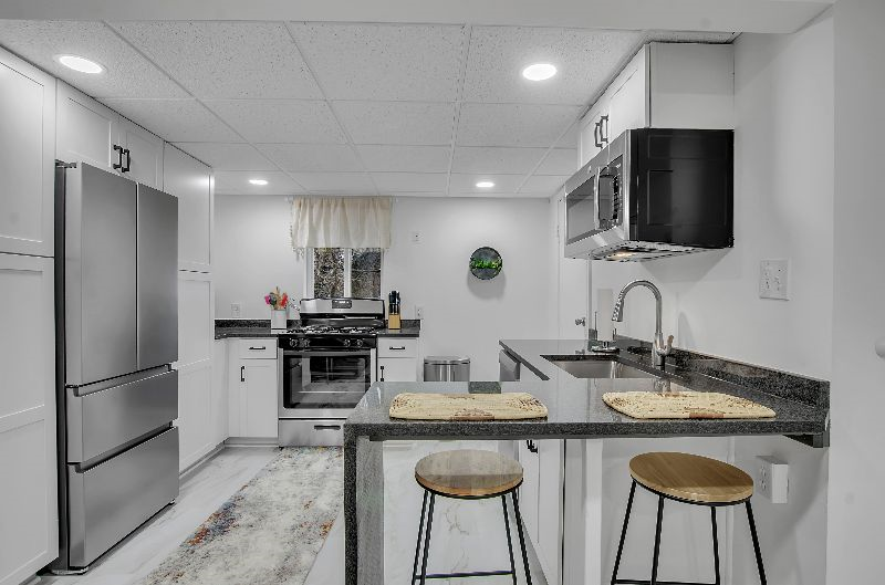 Townhouse with close proximity to Buffalos hospitals - Photo 8