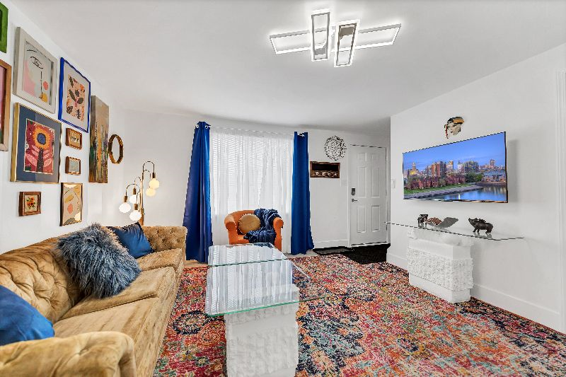 Townhouse with close proximity to Buffalos hospitals - Photo 3