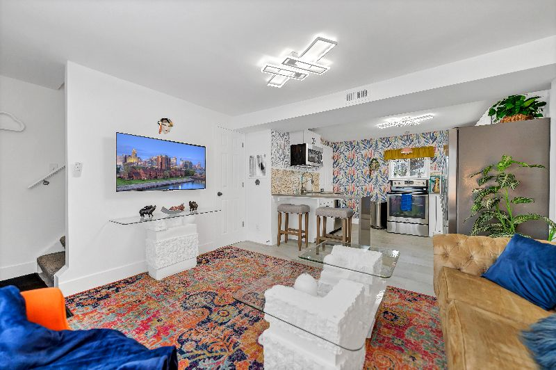 Townhouse with close proximity to Buffalos hospitals - Photo 4
