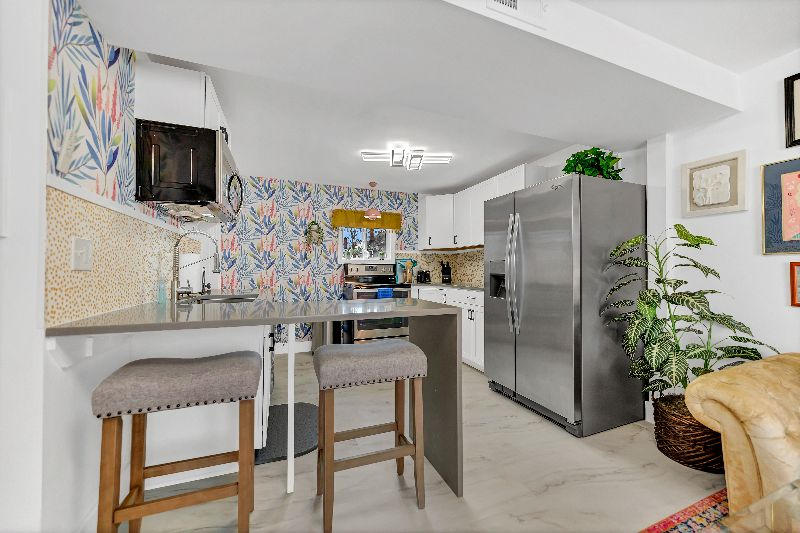 Townhouse with close proximity to Buffalos hospitals - Photo 6