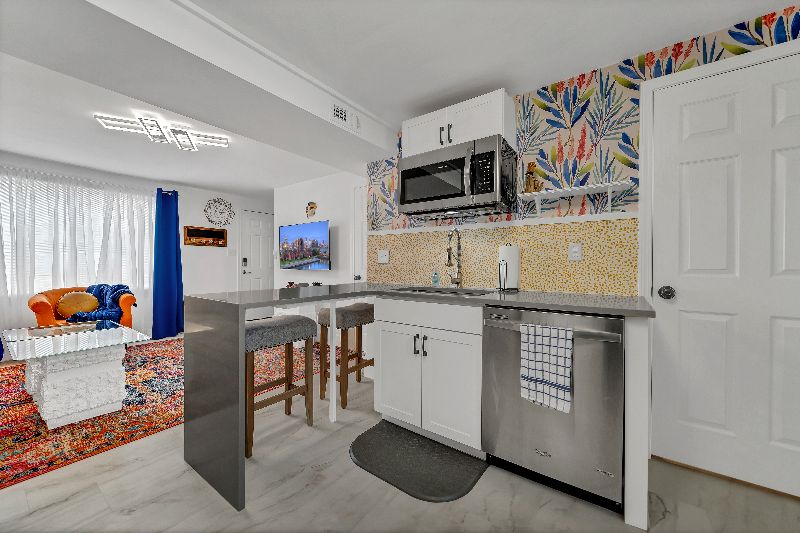 Townhouse with close proximity to Buffalos hospitals - Photo 9