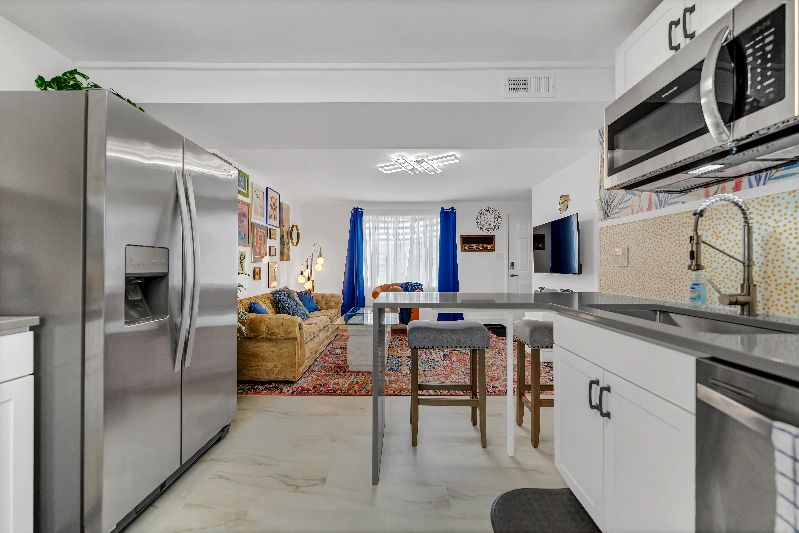 Townhouse with close proximity to Buffalos hospitals - Photo 12