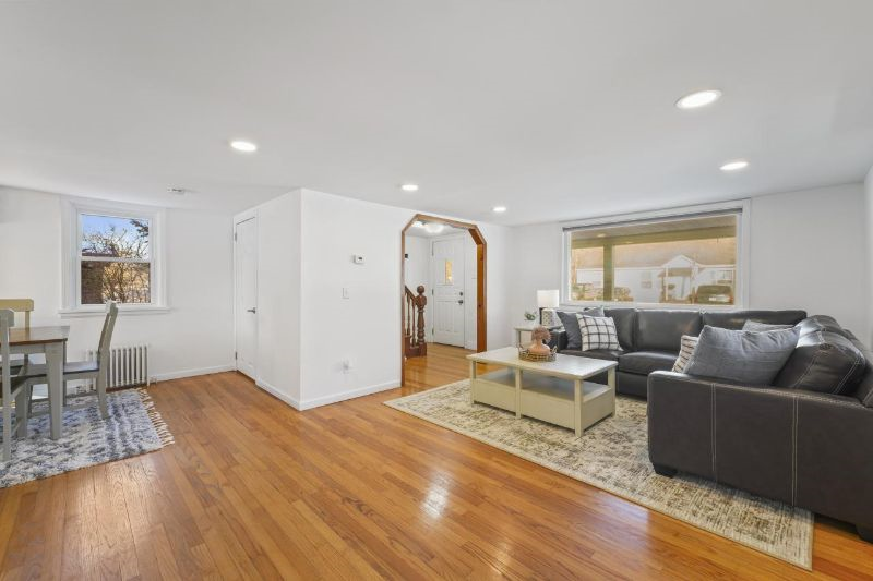 Saratoga Bungalow - Photo 9