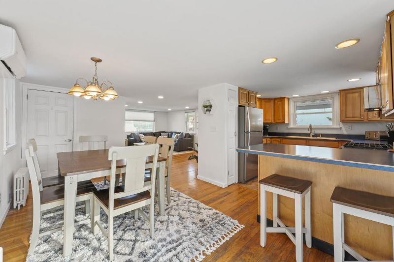 Saratoga Bungalow - Photo 12