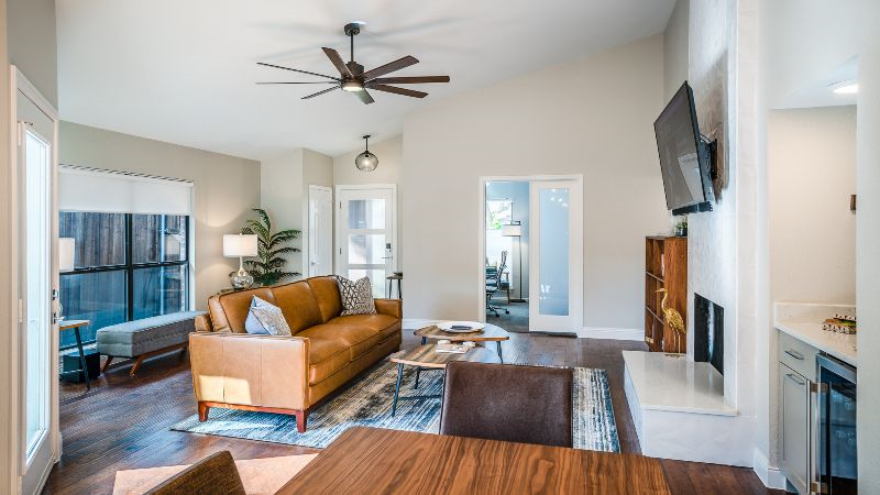 Modern Executive Patio Home Near Baylor Heart Hospital - Photo 3