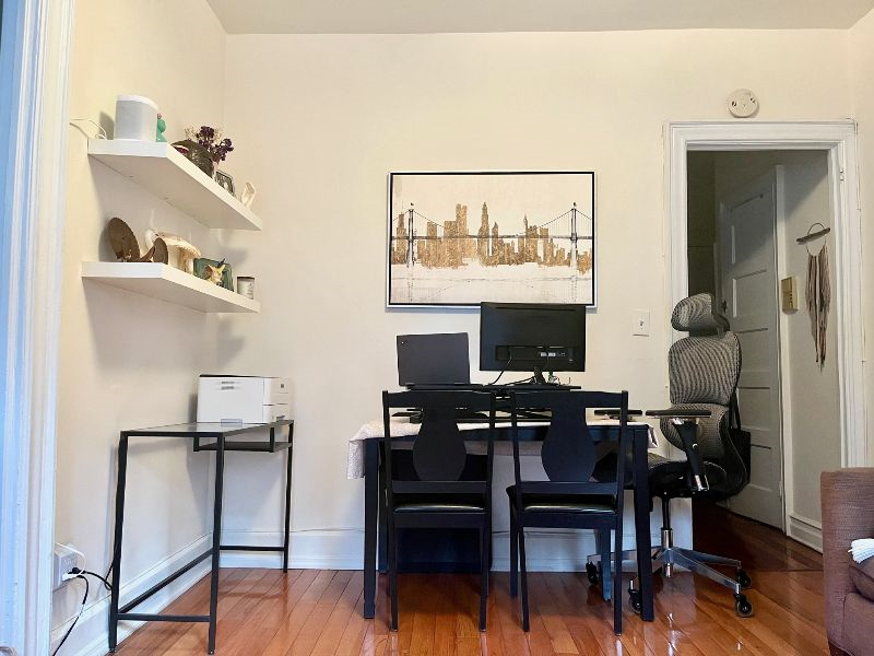 Charming Furnished 1 Bedroom Apt in LIC/Astoria - Photo 2