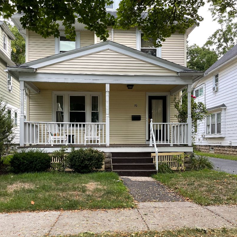 Professional 1 Bedrm Apt w/Garage near Strong Memorial Hospital - Photo 1