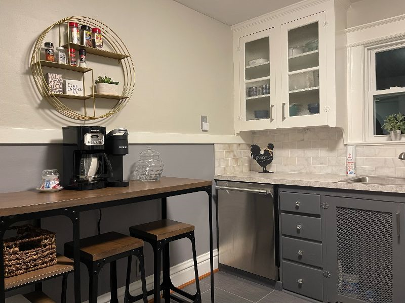 Professional 1 Bedrm Apt w/Garage near Strong Memorial Hospital - Photo 5