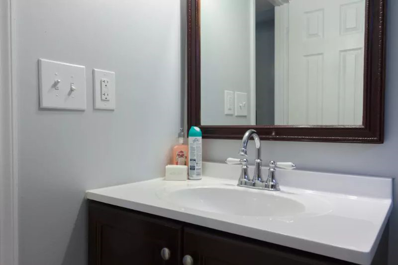 Renovated Basement Apt close Park and Metro - Photo 8