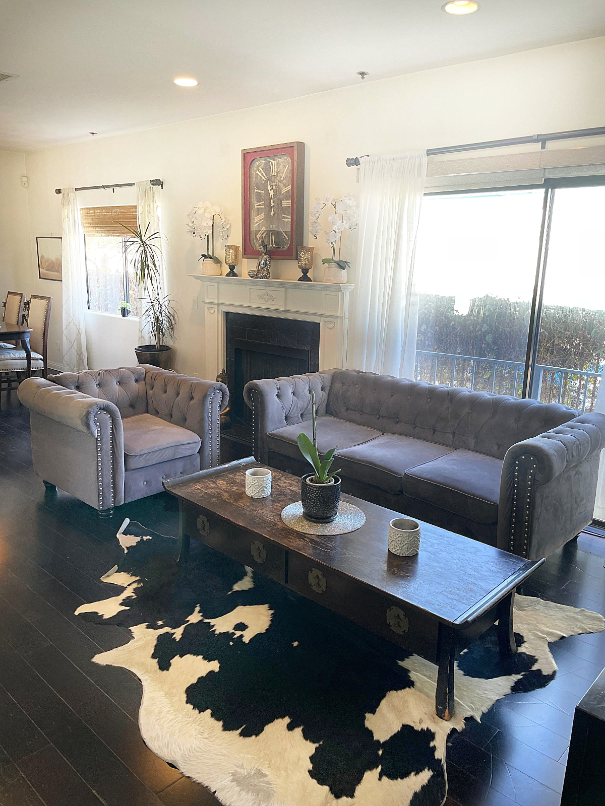2 br/3ba- 24ft ceilings Townhome with a rooftop - Photo 1