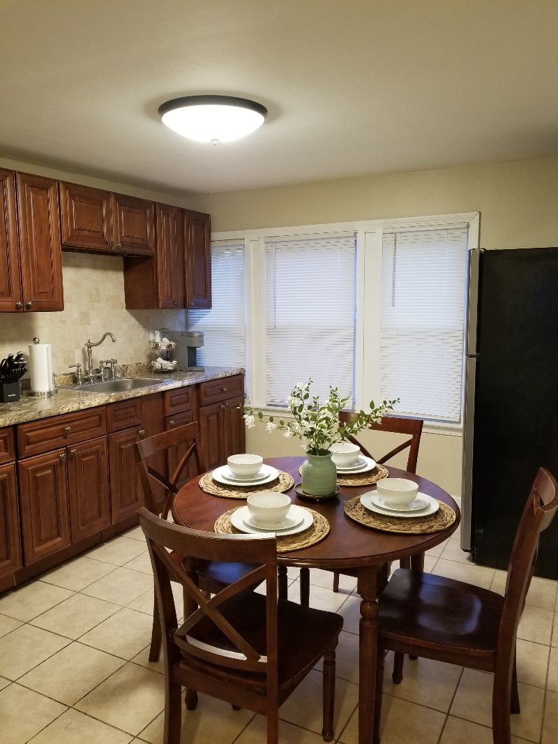 2BDRM BEAUTFUL APT. COZY & WARM, WALK TO YALE NHH