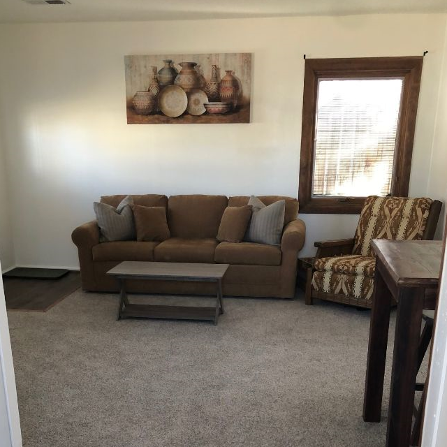 Cozy Downtown Bungalo - Photo 9