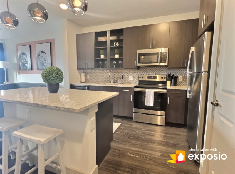 Modern 1br - King bed - 6 miles from DFW Airport