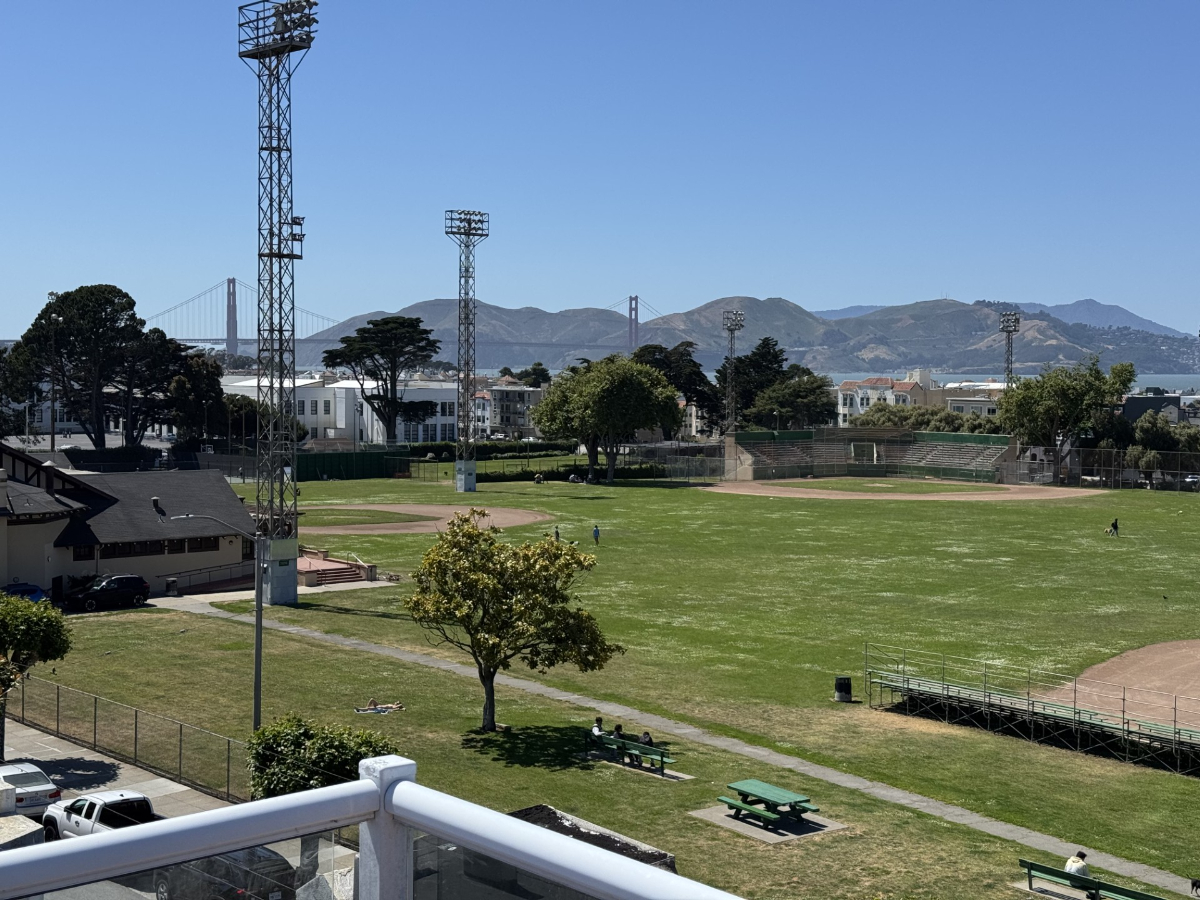 LOVELY MARINA APARTMENT ACROSS A PARK - Photo 2