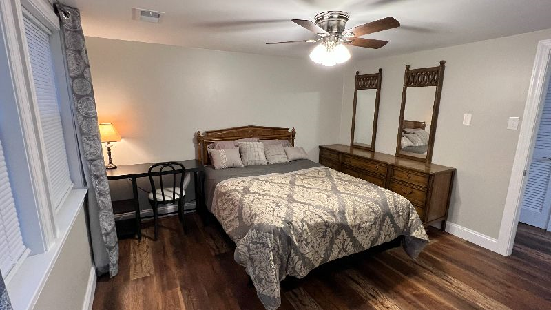 2 Bedroom Charming Historic Retreat Apt C - Photo 4