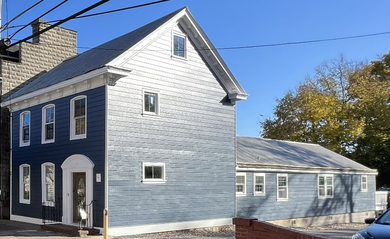2 Bedroom Charming Historic Retreat Apt C - Photo 12