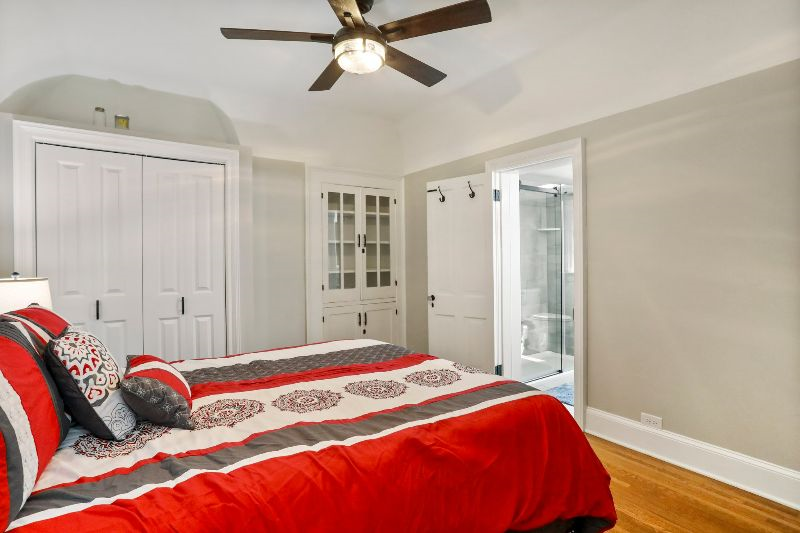 2 Bedroom Charming Historic Retreat Apt C - Photo 12