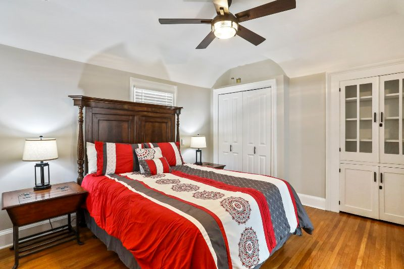 2 Bedroom Charming Historic Retreat Apt C - Photo 10