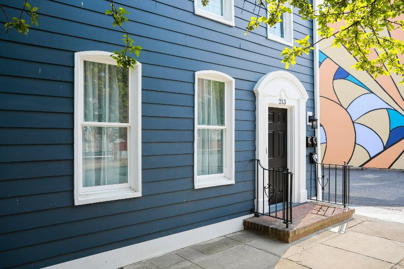 2 Bedroom Charming Historic Retreat Apt C - Photo 2